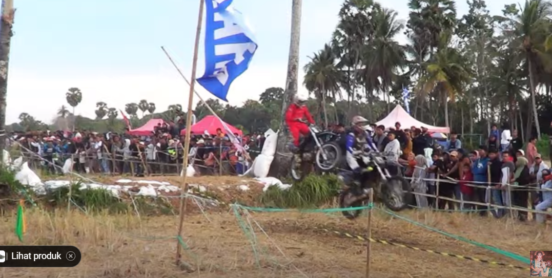 luar biasa para Lomba balap motor desa itterung kab.bone sulawesi selatan